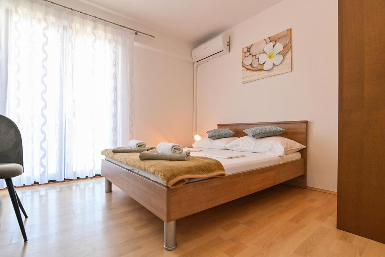 Rooms & Apartments Jadranka Baška Eksteriør bilde